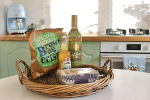 Modern Country Cottage Stay