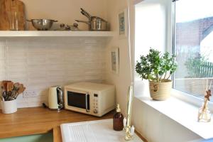 Modern Country Cottage Stay