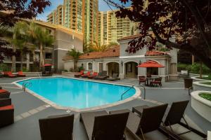 Sunny Marina Del Rey Apartment- Hot Tub, Game Room, BBQ, Projector