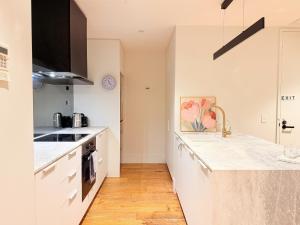 James Street 2BR2Bath with Free Parking