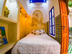 Dar Sarsar Artistic Music