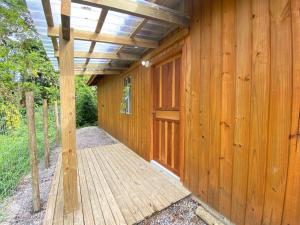 Casa de Madera 01 MARISCAL a 400 m da praia 2 quartos 1 banheiros