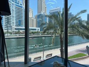 Modern 2 Bedroom Apartment in Dubai Marina