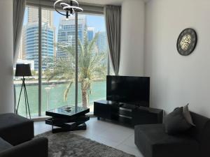 Modern 2 Bedroom Apartment in Dubai Marina