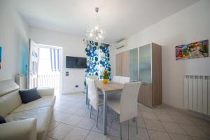 In pieno centro vicino al mare