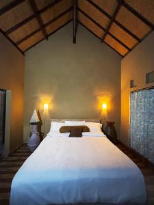 Natha House - Riverside Homestay in Buleleng