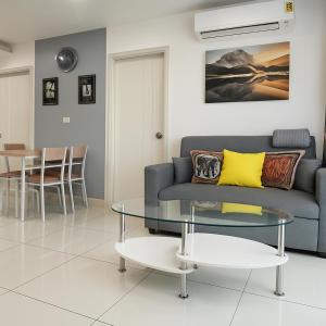 Pattaya Cozy 2BR Condo Rooftop Swimming Pool Pratumnak