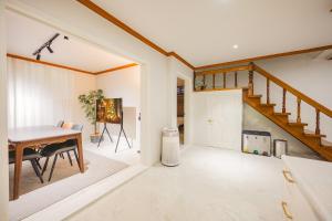 신년특가 전포역 도보 4분 퀸침대 4개 온돌방 단독사용 짐보관