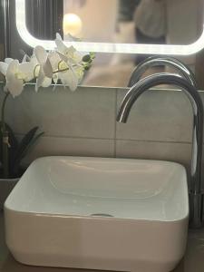 Wonky 2 A Cosy Hideaway in the Heart of Cheshire