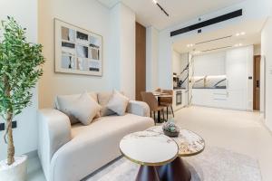 ALiving Modern 1BR I Waterfront Living I Trillionaire Residences by Binghatti