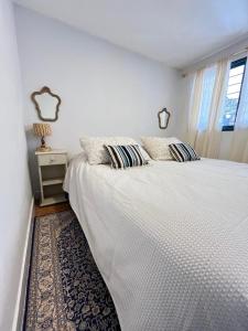 Casa Milos para dos personas frente al rio