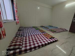 Aadishkti bhakt nivas only for family