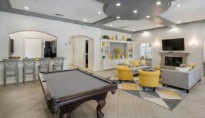 Marina Del Rey Apartment with Resort Amenities - Short Distance To Venice Beach