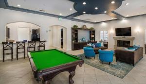 Marina Del Rey Apartment with Resort Amenities - Short Distance To Venice Beach