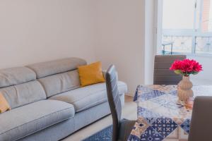 Sunny apartment img25