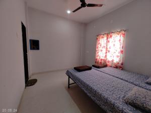 Aadishkti bhakt nivas only for family