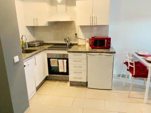 APT en Benalmádena 1 dormitorio Terraza con vistas al mar y jardín Piscina Wifi Nuevo