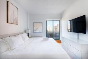 Sunny 3 BR 1 Bath Apartment in NYC