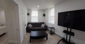 1-Bedroom Apt-9B1 20 Minutes To Downtown Boston