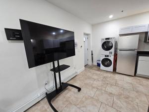 1-Bedroom Apt-9B1 20 Minutes To Downtown Boston