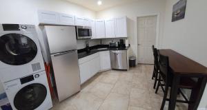 1-Bedroom Apt-9B1 20 Minutes To Downtown Boston