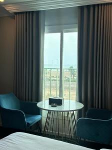 اجنحة امواج الحمراء1