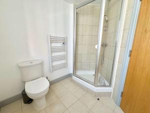 York City Centre 2-Bed Apartment with Balcony Views Close to Christmas Market