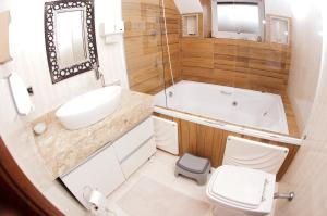 Castelinho Solemar - Suíte Premium com Banheira Privativa e Ar