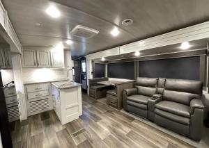 Beautiful elegant trailer with ocean views that are breathtaking
