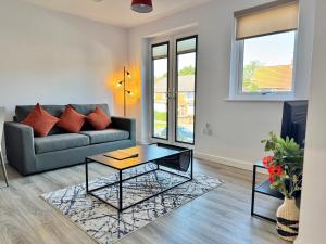 Stylish Abode in York-Parking