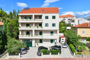 Apartments Elda 