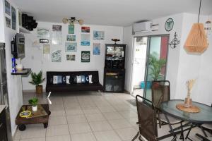 Relax en Tonsupa Moderno Depar con Aire C y a pasos del mar 3 piscinas 2hidro