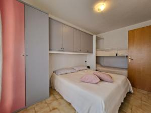 Homely apartment with great view and pool