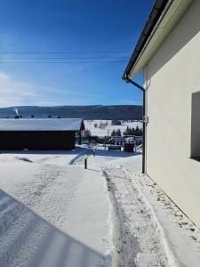 All Season Klimat - Dom przy szlaku z prywatnym tarasem i widokiem na Góry Orlickie - Sudety Sauna&Jacuzzi, Skalne Miasto, 4km do Zieleniec SKI Arena