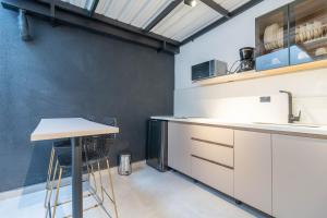 Opera Living by HOUSY HOST