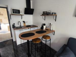 Apocalypse Love Room