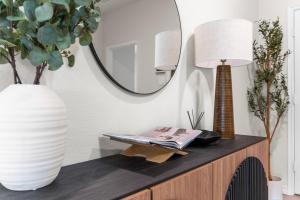 Luxurious 4-Bed Home with Pool Table & Nearby Pool