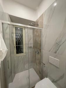 Camelia House - modern two rooms apartment with private outdoor courtyard