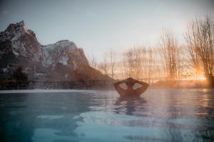 Sonus Alpis - Adults Only