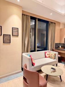 1bhk The Square Loft