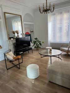 Maison cosy avec jardin privé hypercentre Charleville-Mézières à deux pas de la Place Ducale