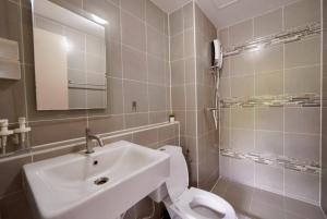 Valley Mountain View&City Proximity Golden Eight Apartment