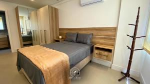 Apto central | Ar condicionado | 200mts do mar