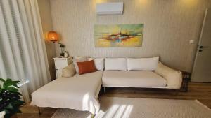 2 Bedroom Cozy Apartment