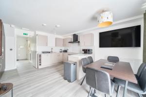 Corporate Stay Private En-Suite In Shared Home In Reading