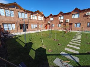 Hospedaje, Departamentos J&R