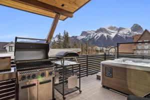 Sisters Solstice Villa by WeekAway Vacations