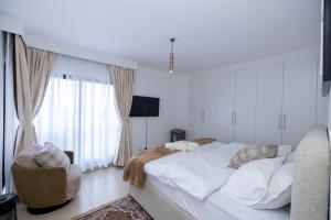 Aureum Residences Astoria