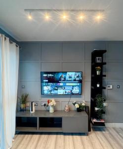 Comfy Stylish Unit Near Canary Wharf l Top Floor Ideal for Business and Leisure Privacy l No Minimum Stay I