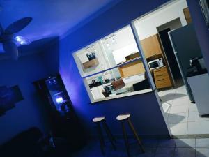 Apto Amplo a 7 min da praia Wi-Fi e Netflix